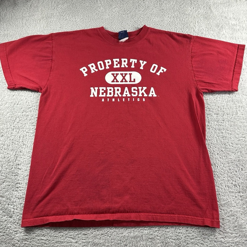 Nebraska Athletics Vintage Shirt Mens‎ Medium Red Graphic Spell Out Sports Retro
